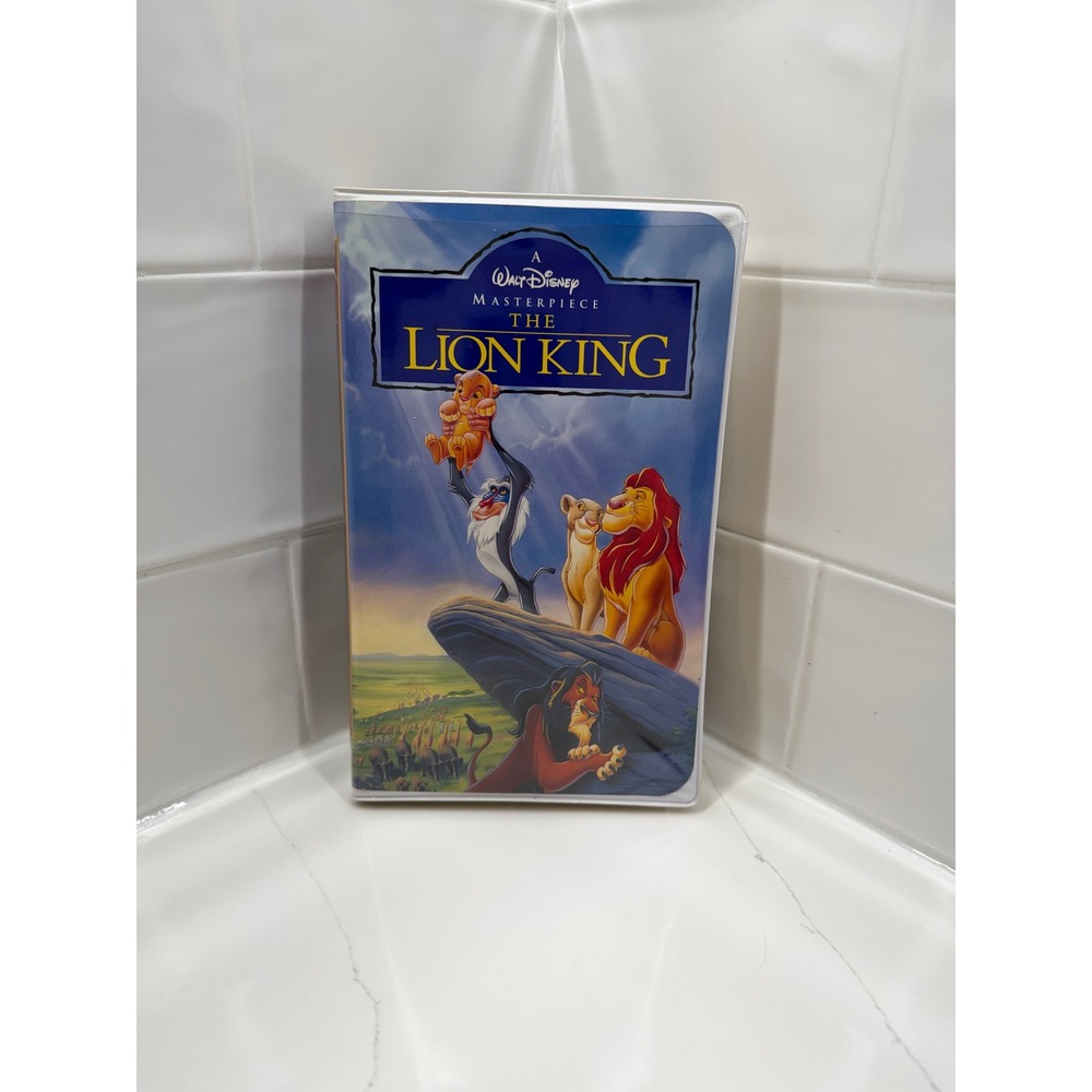 Walt Disney Masterpiece The Lion King VHS Clamshell with Original Inserts 2977
